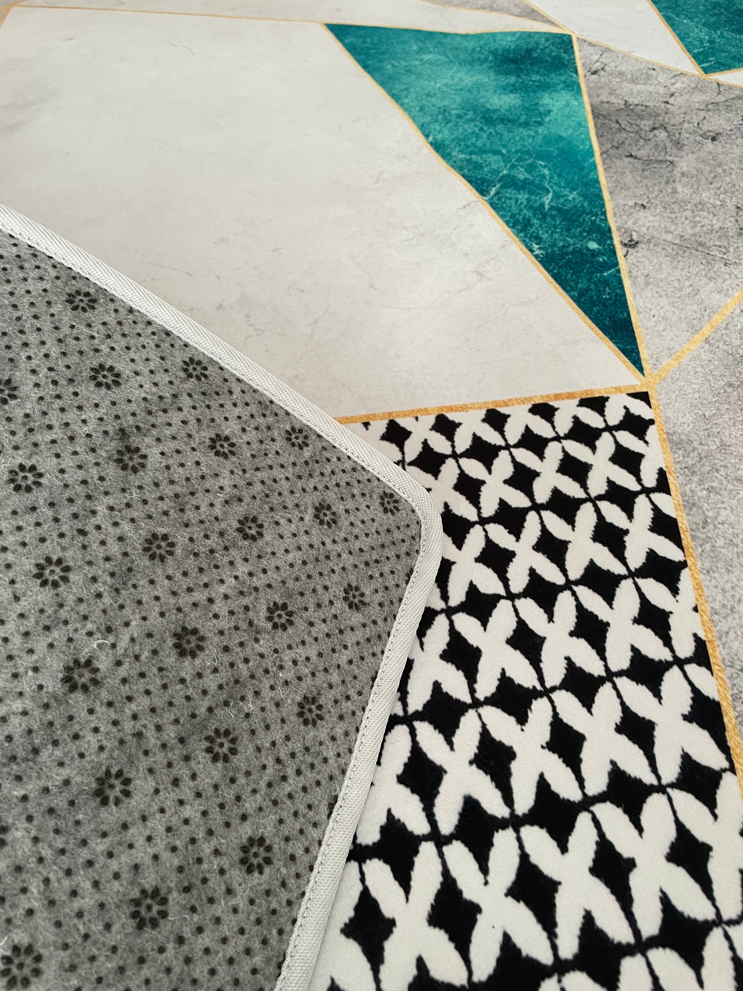 Kameleon Abstract Art 21 Rug