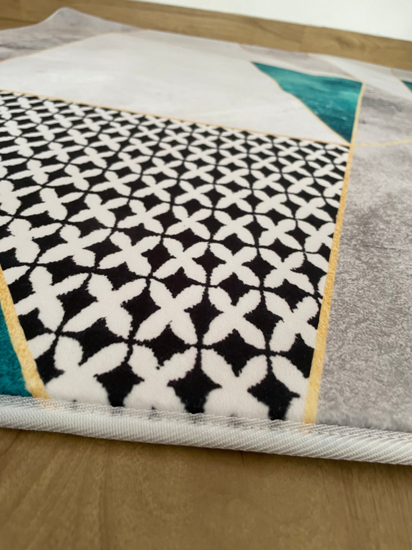 Kameleon Abstract Art 21 Rug